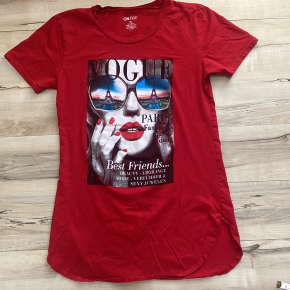 ON Fire Womens L/XL Red Long Tee Shirt. Scoop hem. Vogue Magazine Graphic. So - Picture 7 of 11